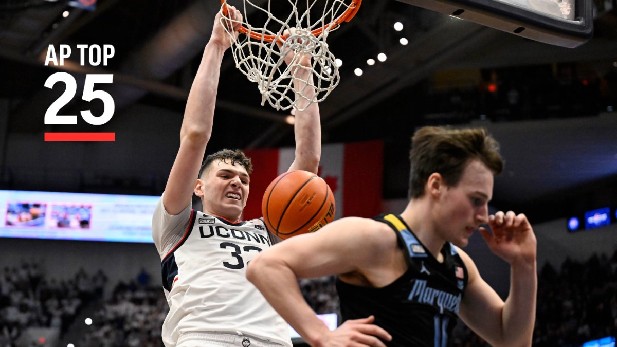 POLL ALERT: UConn is a unanimous No. 1 in AP Top 25; No. 21 Washington State ends its 302-week poll drought. Full poll: