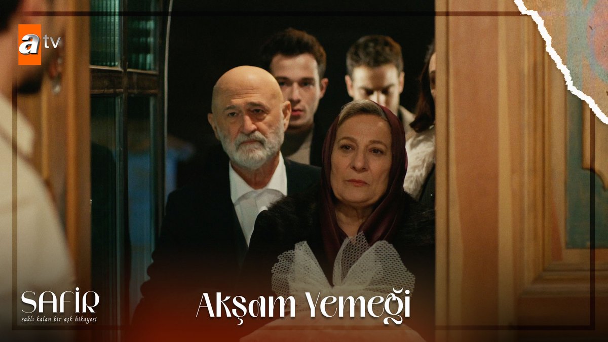 Gülsoylar, Bakırcıların evinde. 💥 #Safir ‘Saklı Kalan Bir Aşk Hikayesi’ 💠 atv