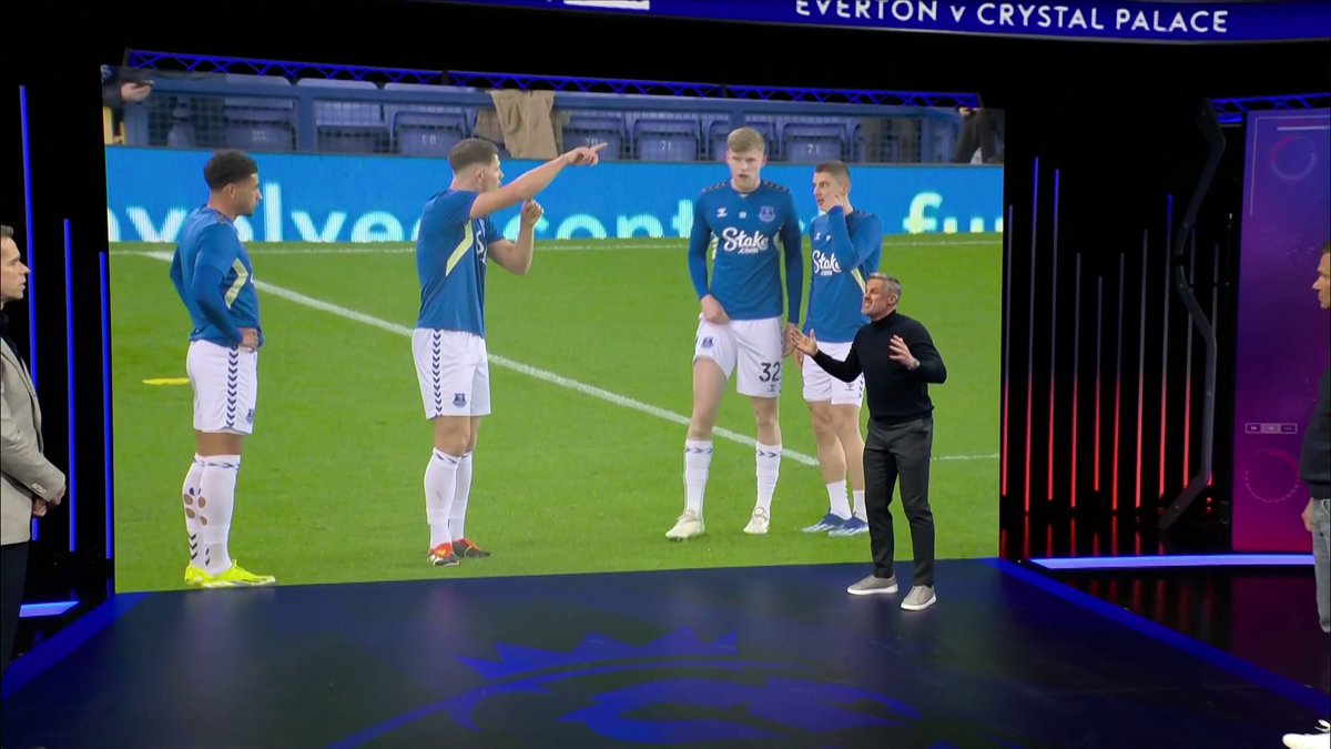 "This lad is pretty special" 💫 Jamie Carragher on Everton's Jarrad Branthwaite 🔵