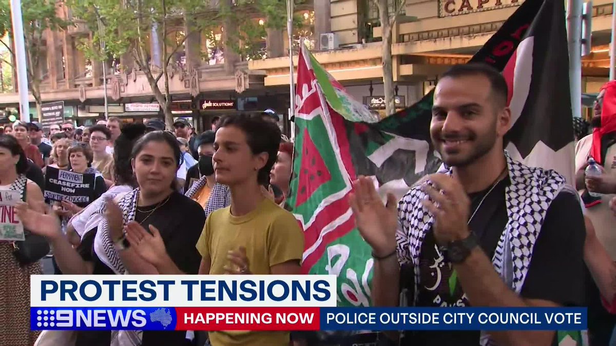 Melbourne City Council is meeting to vote on a motion to call for a ceasefire between Israel and Hamas. Mimi Becker #9News