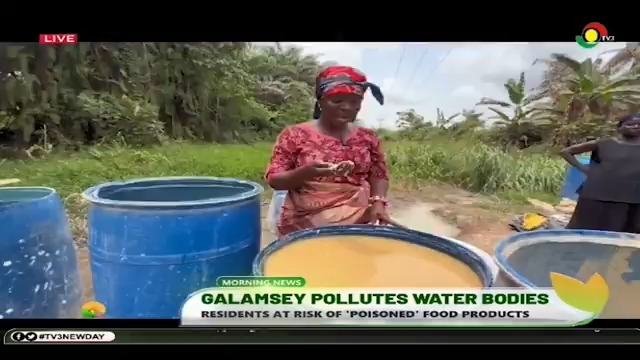 Public health alert as residents of Takoradi, Accra and their environs could be consuming contaminated food products made of cassava. This is because some traders at Gwira Dominase are using water from the galamsey contaminated Ankobra River to prepare cassava dough #TV3NewDay