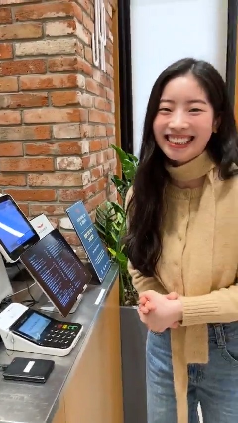 How Dahyun orders her coffee☕🎶 +*:ꔫ:* 𝑊𝑖𝑡ℎ 𝑌𝑂𝑈-𝑡ℎ *:ꔫ:*+ 𝑃𝑟𝑒-𝑆𝑎𝑣𝑒 &amp; 𝑃𝑟𝑒-𝑂𝑟𝑑𝑒𝑟 #TWICE #트와이스 #DAHYUN #다현 #READYTOBE #TWICE_5TH_WORLD_TOUR #TWlog #틋로그 #미션실패벌칙 #WithYOUth❤‍🔥 #ONESPARK💥
