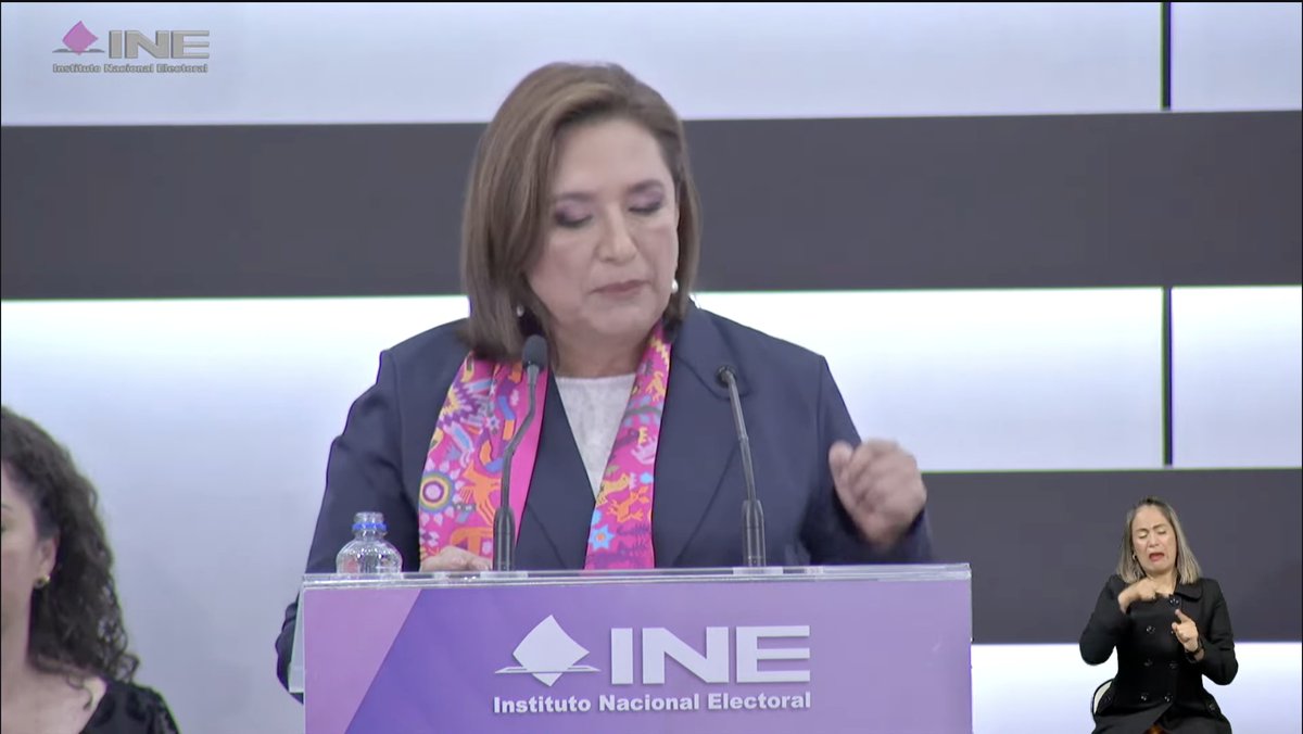 "Señor presidente: le recuerdo que usted ya no estará en la boleta electoral. Si usted es un demócrata, debe estar preparado para su derrota. Por respeto a su candidata , por respeto a la democracia, por respeto al pueblo, ¡saque ya las manos de esta elección'”: Xóchitl Gálvez