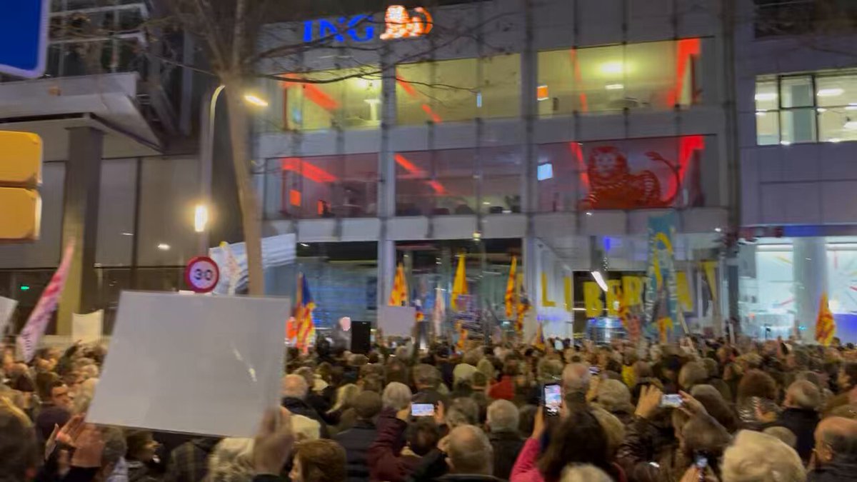 #FreeAssange Barcelona. 19:25