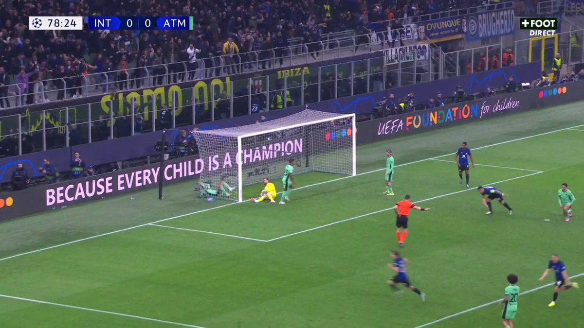ENFIN ! L’Inter Milan ouvre le score par Marko Arnautovic face à l’Atletico. 🖤💙⚽️ 🎥 CANAL+ Foot