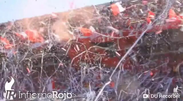 No igualamos No imitamos Siempre.superamos. Los diablos rojos Que la cuenten como quieran Porque como es nunca te lo van a contar Alta fiesta organizó quien les escribe 55000 rollo de papel Globos banderas y fiesta Podrán los tranzas de barracas hacer algo parecido ?