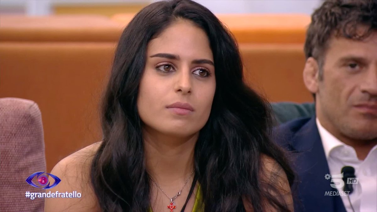 Il bacio di Mirko e Perla ha appassionato tutti... ma ha fatto anche discutere. #GrandeFratello