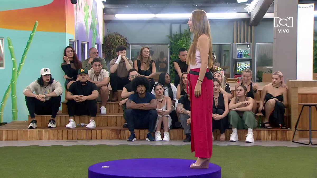 #LaCasaDeLosFamososCol | Se siente mucha tensión en La Casa debido al primer cara a cara 😓 Esta fue la respuesta de Sandra, tras ser nominada por Mafe Walker 😨 Sigue el minuto a minuto de la gala aquí y 24/7 por la app de ViX