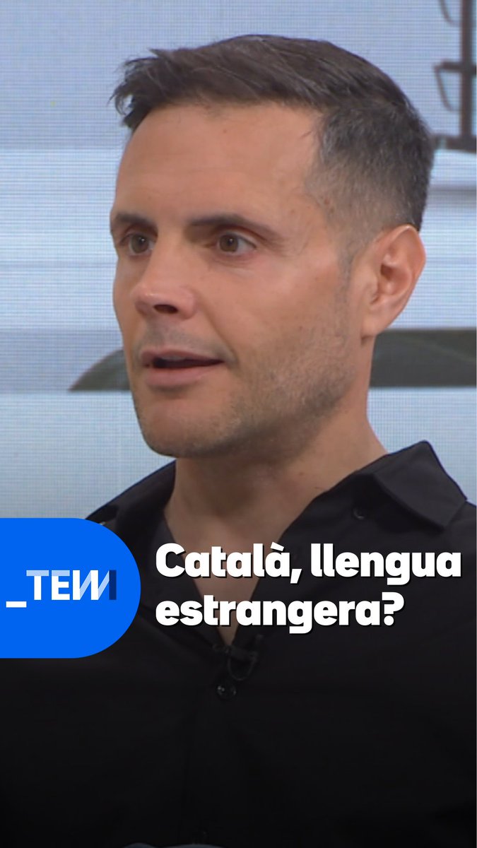 “Dic que faig classes de llengua estrangera perquè el català no el tenen interioritzat”. Potser el coneixes com a Homo APM, però es diu Manel Piñero [Manel Piñero] i, a més d’actor, és professor de català en un institut de la Llagosta. #TotEsMou3Cat