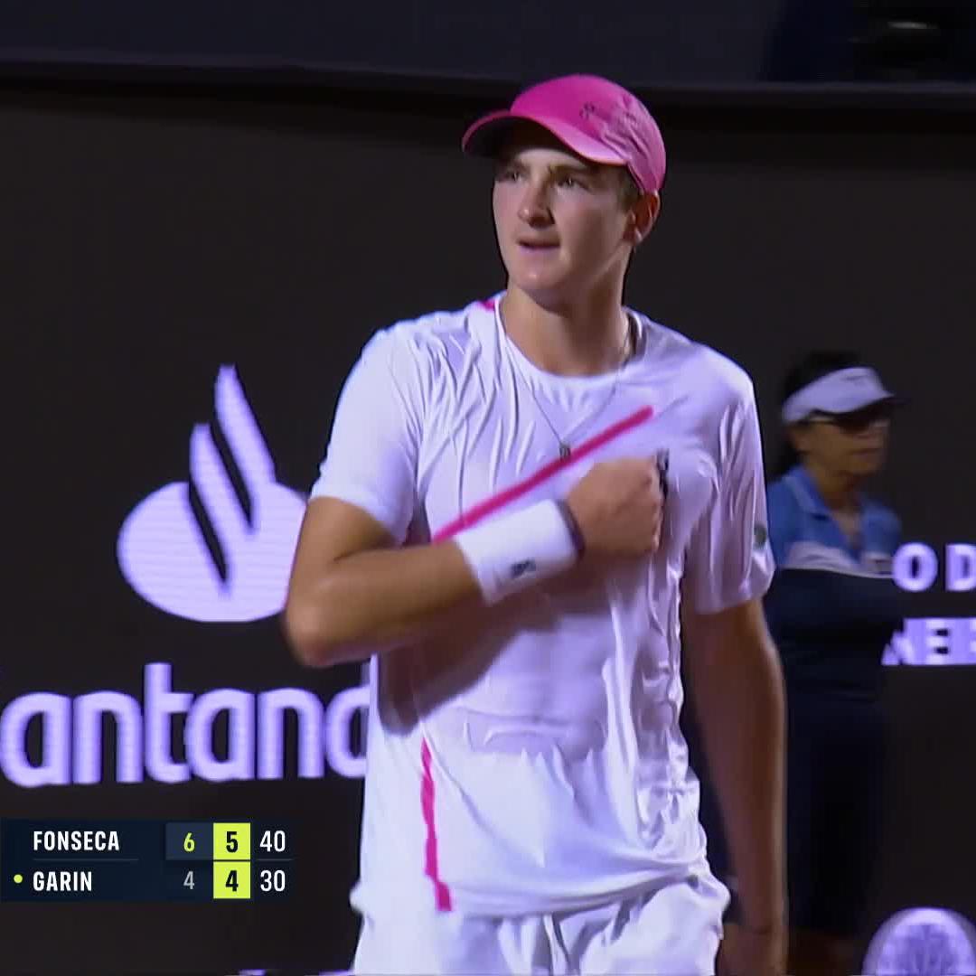 The youngest ATP quarter-finalist in a DECADE 🚀 17-year-old Joao Fonseca takes out Garin 6-4 6-4 in front of an ECSTATIC crowd in Rio! #RioOpen10Anos