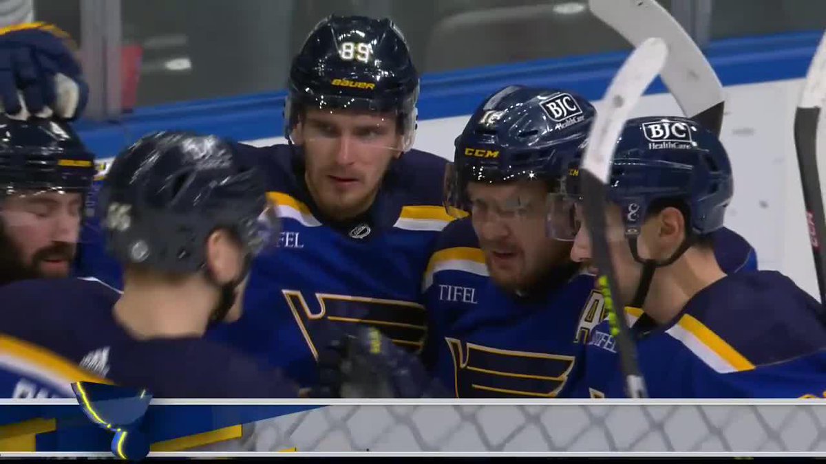 3 goals in 32 seconds. That's a new franchise record. #stlblues