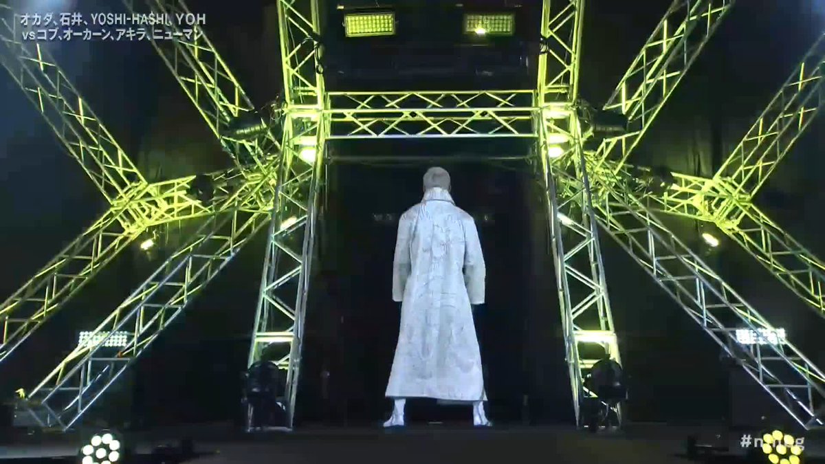 .Kazuchika Okada CHAOSのメンバーに見守られオカダ・カズチカ入場!! 🆚 CHAOS × UNITED EMPIRE👑 #njpwworld で配信中📡 視聴＆登録⏩ #NJPW #njnbg