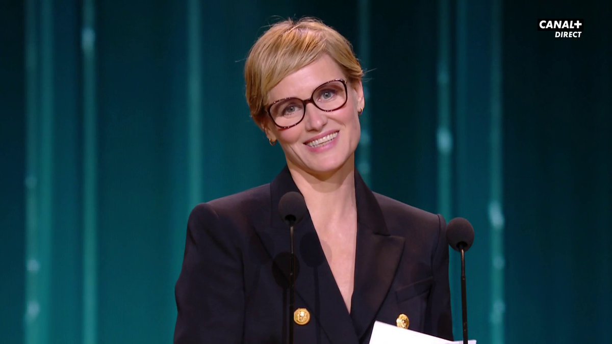 "Ayons le courage de dire tout haut ce que tout le monde pense tout bas..." Le discours engagé de Judith Godrèche sur la scène des #César2024.