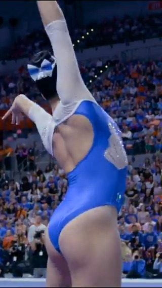 GYM SLAM!!!! 🔹 Leanne Wong earns a perfect 10.000 on floor to finish out her career gym slam! #GoGators | #WeChomp