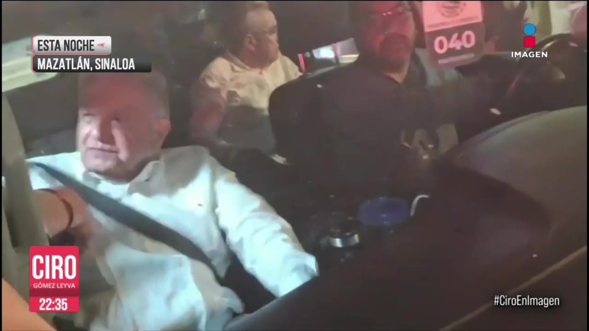 “¡Fuera Rocha! ¡Traidor!”, trabajadores de la Universidad Autónoma de Sinaloa le reclamaron al gobernador Rubén Rocha Rubén Rocha Moya, cuando iba llegando a #Mazatlán acompañado del presidente Andrés Manuel: