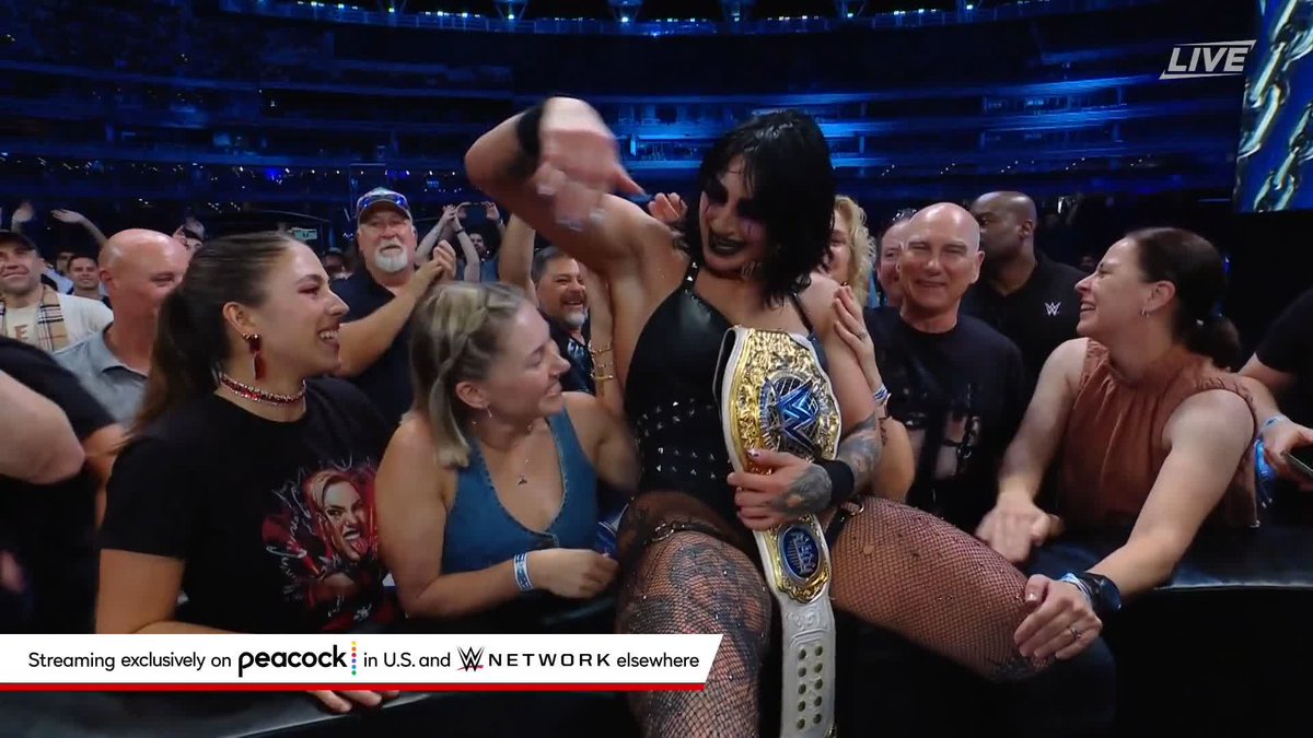 MAMI MAMI MAMI OI OI OI #WWEChamber
