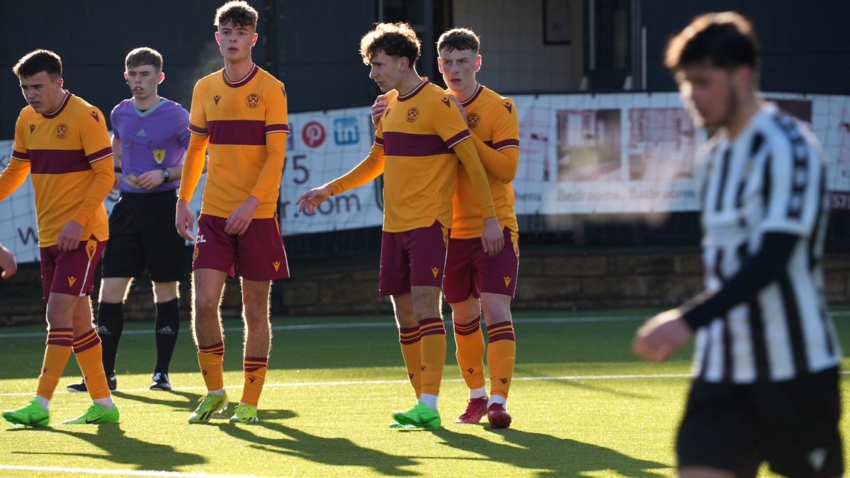 Three points for the young boys 🧡 Goals from Ross Nelson, Mikey Booth and Luca Ross saw our under 18s come away with a 3-2 win over St Mirren yesterday.