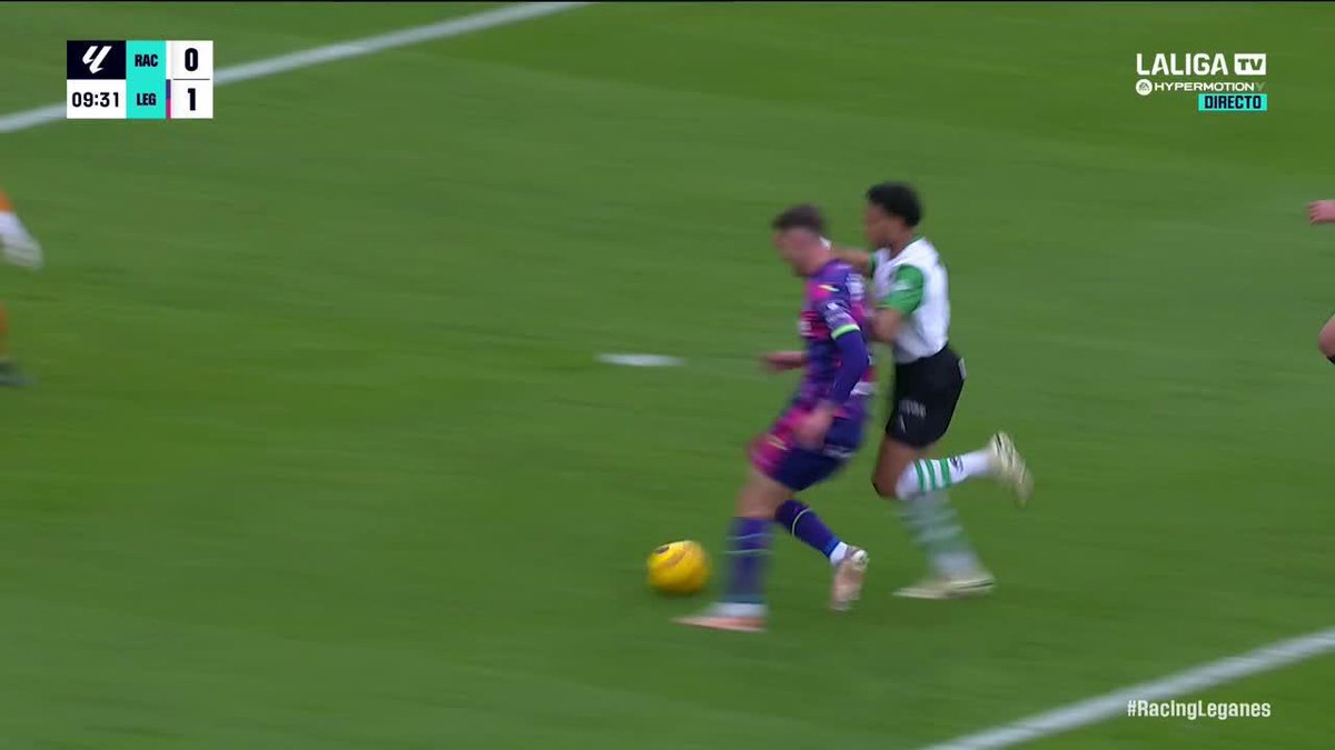El gol anulado al Real Racing Club de Santander contra el C.D. Leganés ❌ El árbitro señaló falta de Mboula sobre Jorge Sáenz #LALIGAHYPERMOTION