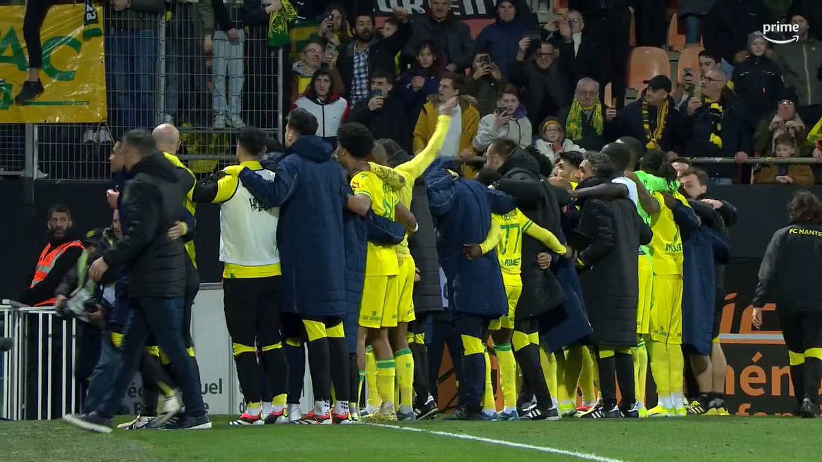 🙌 Quelle ambiance dans le parcage du FC Nantes ! #FCLFCN