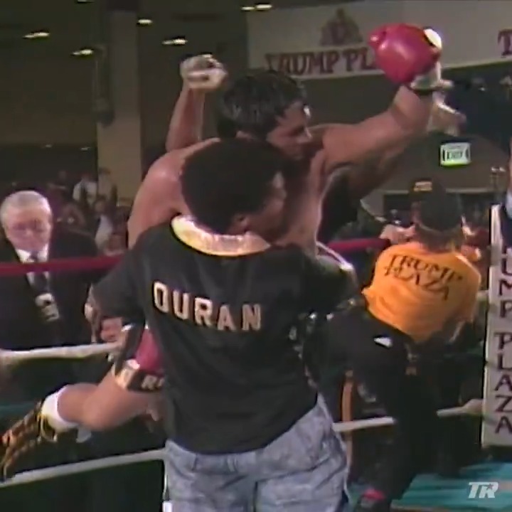 #OnThisDay in 1989, @RobertoDuranBox defied the odds upsetting Iran Barkley in the FOTY 🇵🇦