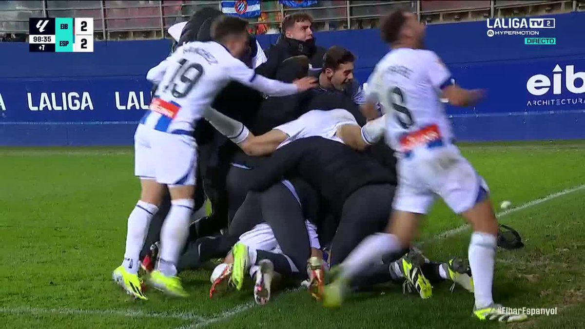 En el 97' perdían 2-1 y lo ganaron 2-3 en el 99' con el gol de José Carlos Lazo 🙌🏻 ESTE ES EL RCD Espanyol de Barcelona Y QUIERE VOLVER A PRIMERA 🤍💙 #LALIGAHYPERMOTION