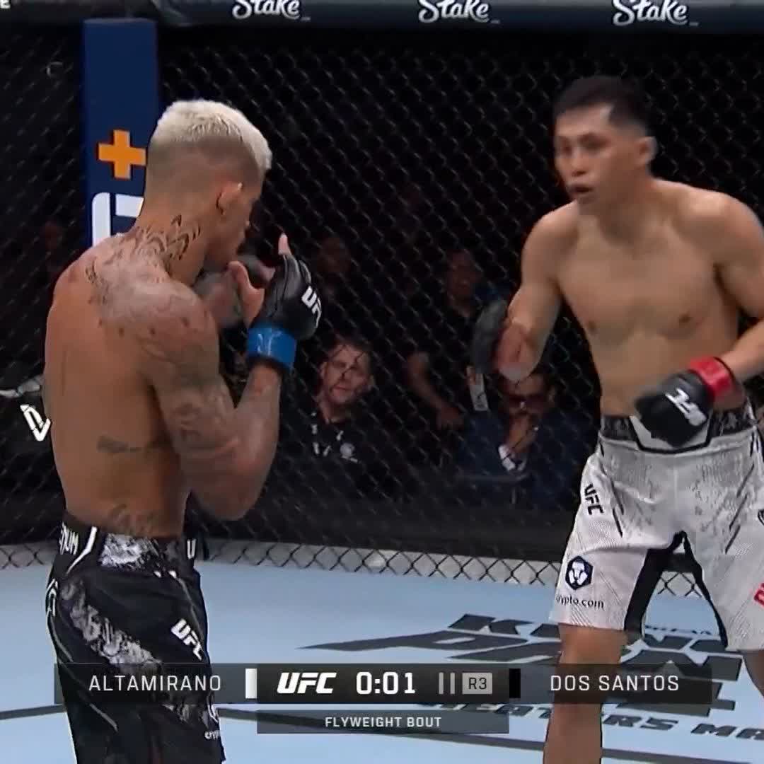 An early FOTN contender 👀 This one goes to the judges scorecards at #UFCMexico