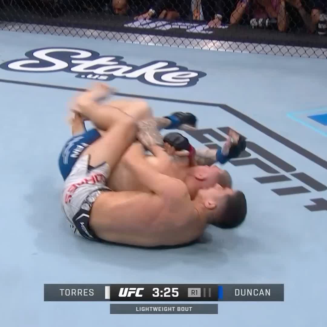 EL LOCO TIENE JIUJITSU❗️IMPRESIONANTE SUMISIÓN DE @LOCOUFC PARA ABRIR LAS ESTELARES #UFCMexico