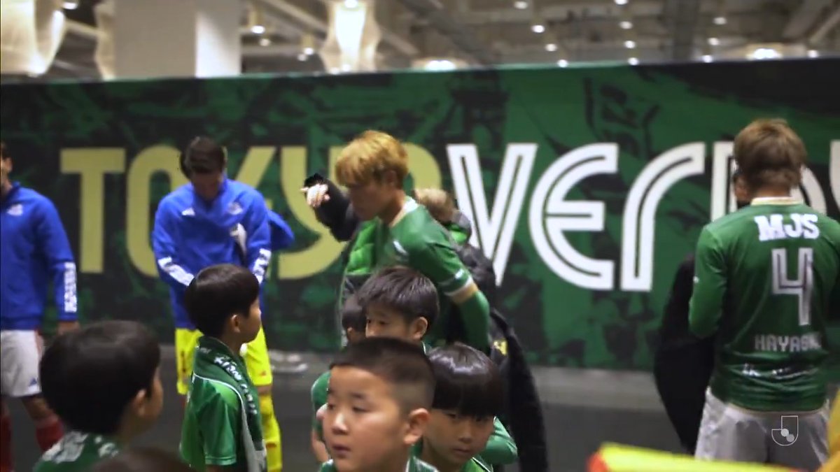 「初代チャンピオンと2代目チャンピオンによる開幕戦 日本プロサッカーオープニングマッチの再現です」 国立競技場での開幕戦、試合開始前の下田恒幸さんの口上をぜひお聞きください💁♀️ 下田恒幸 #東京ヴェルディ 東京ヴェルディ(TOKYO VERDY)公式⚽ #横浜F・マリノス 横浜F・マリノス【公式𝕏】 #Jリーグ開幕