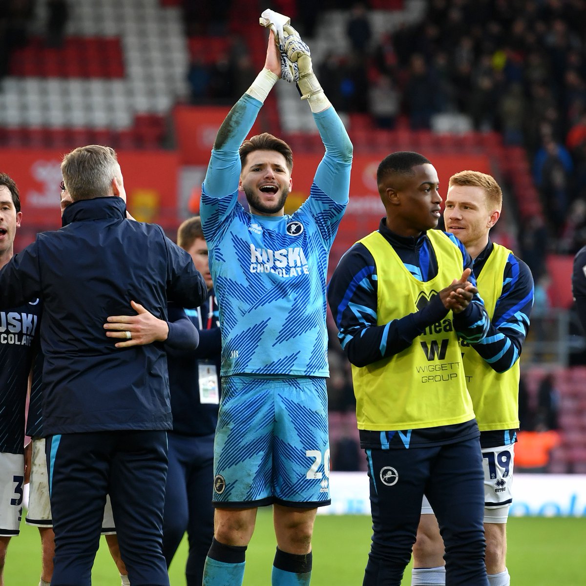 🧤 Fantastic goalkeeping right at the end of the match! #Millwall | Sarkic Matija