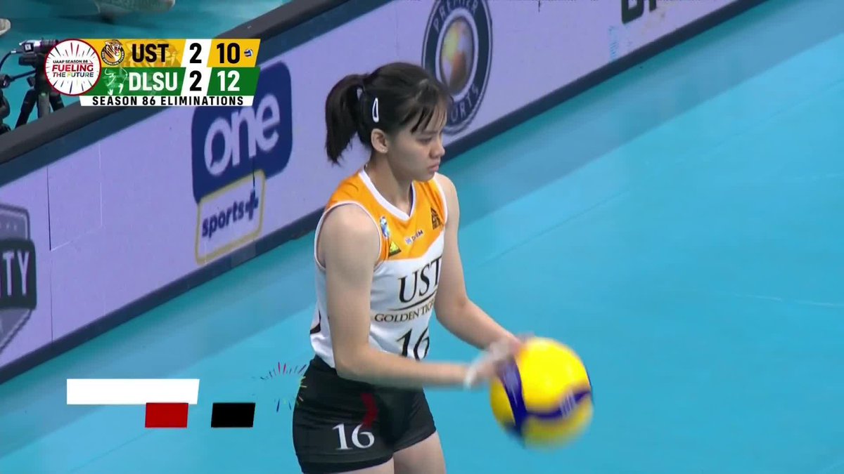 AND THE GOLDEN GROWL CONTINUES! 😤 The UST Golden Tigresses dominated the DLSU Lady Spikers with a 6-0 run in set 5 to roll to their third straight win in #UAAPSeason86! #UAAPonOneSports #FuelingTheFuture