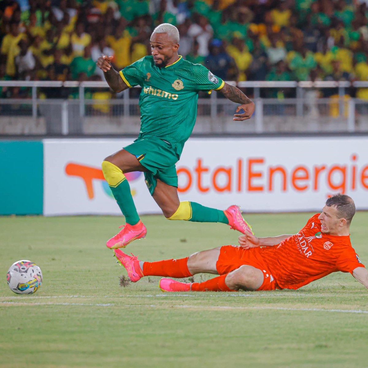 Just wow! 🤯 Young Africans SC's Pacôme Zouzoua has left us speechless with his QNET #SkillOfTheDay for day 2 of matchday 5! 👏