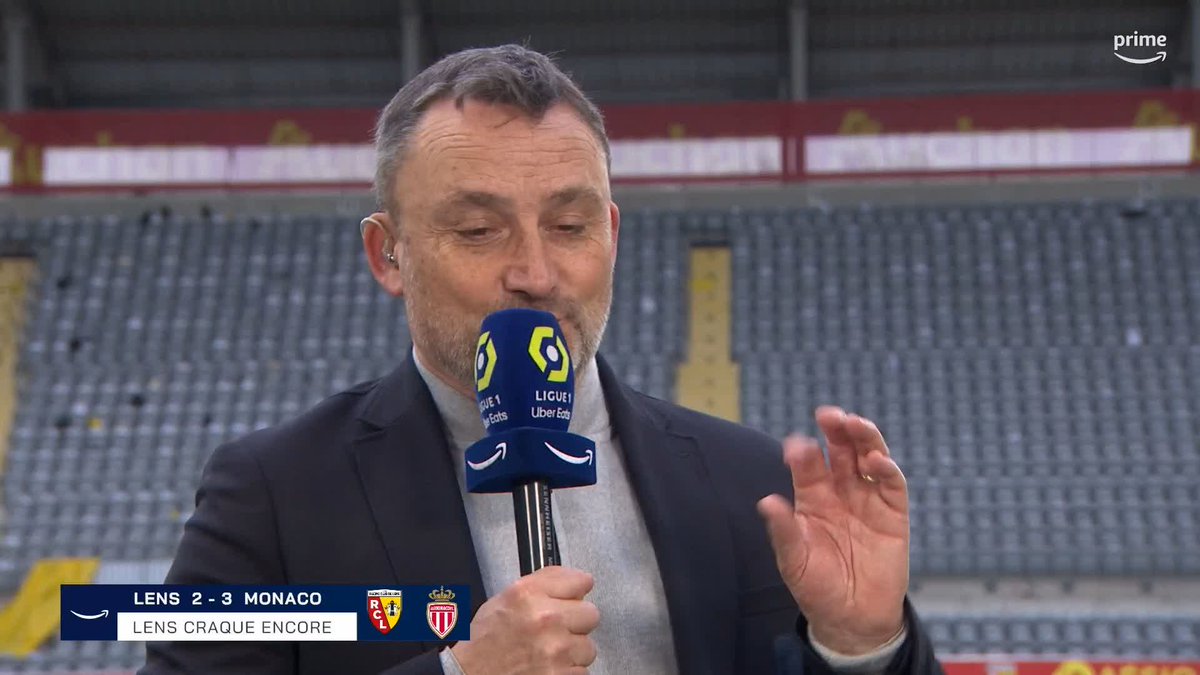 🤔 Franck Haise ne comprend pas pourquoi il n'y a pas eu penalty sur Florian Sotoca. 🙅♂️ Mathieu debuchy n'est pas d'accord avec le coach du Racing Club de Lens. #RCLASM