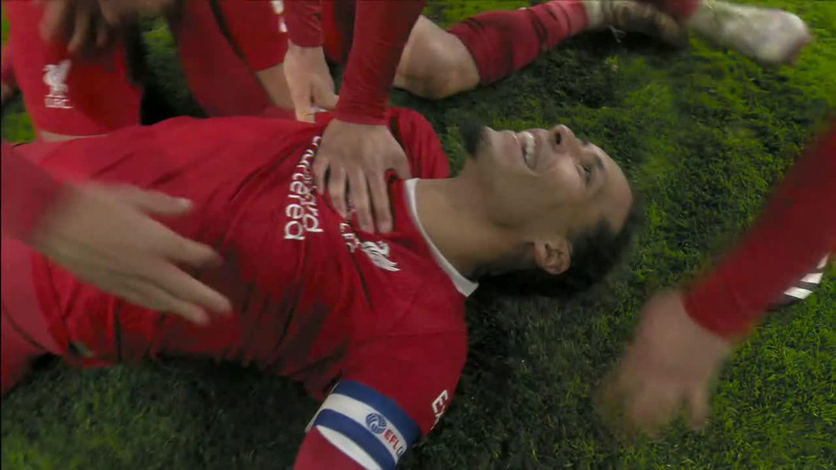 THE CAPTAIN DOES IT FOR LIVERPOOL! 🏆 VIRGIL VAN DIJK WITH THE LAST SECOND HEADER 🔥