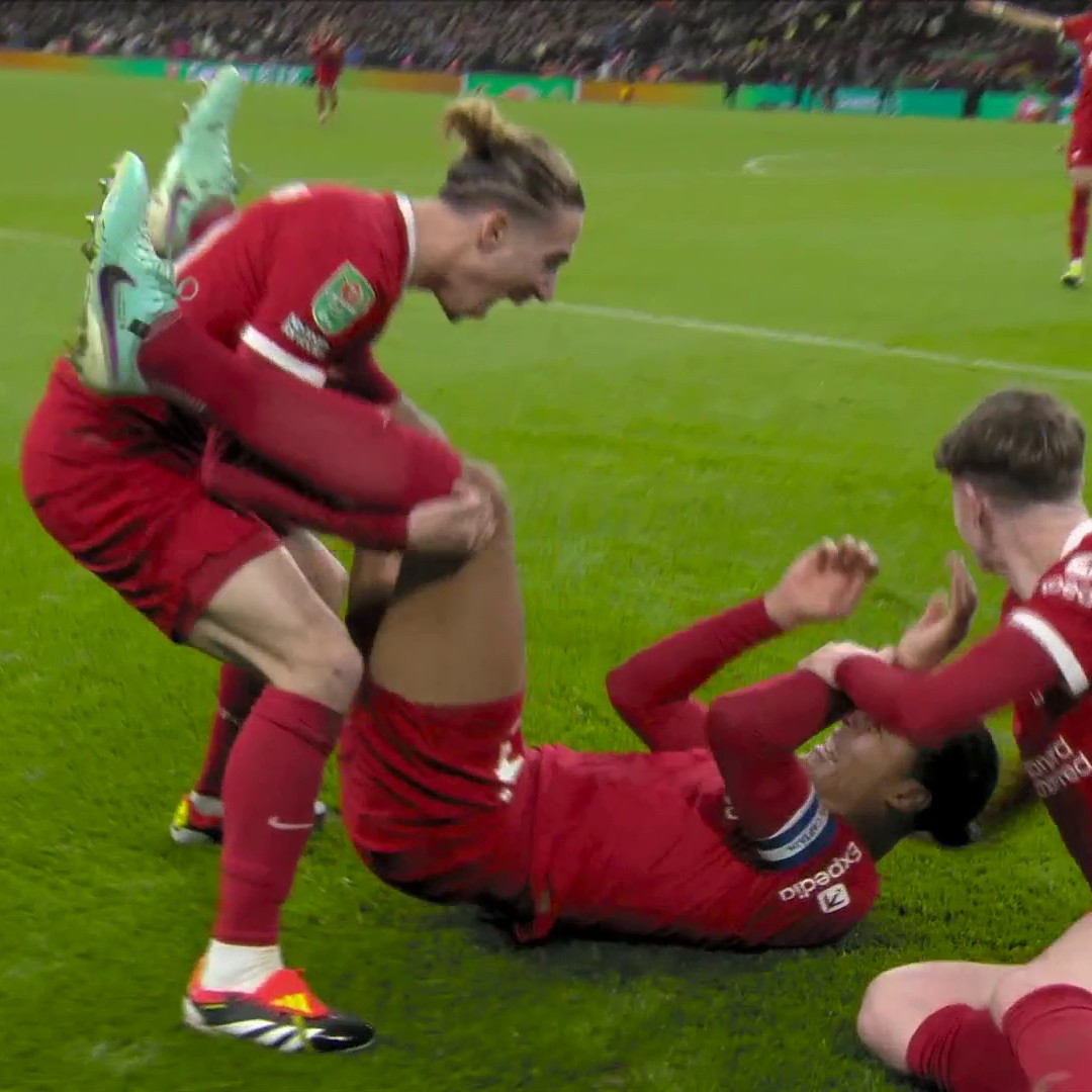 Absolute SCENES at Wembley! 🔥 Virgil van Dijk heads home in the dying moments of extra-time! 🔴