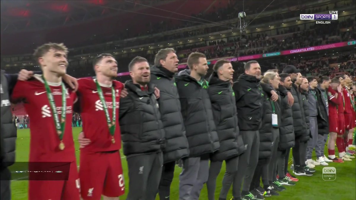 Jurgen Klopp and the Liverpool players sing 'You'll Never Walk Alone' with the fans 🎶❤️.
