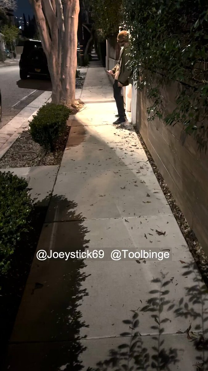 길에서 만나면 입으로 바로 봉사 해야지🤪 Toolbinge - Public Exhib - 33k - JFF #게이 #섹트 #게친소 #자지 #대물 #바텀 #탑 #야외플 #crusing #blowjob