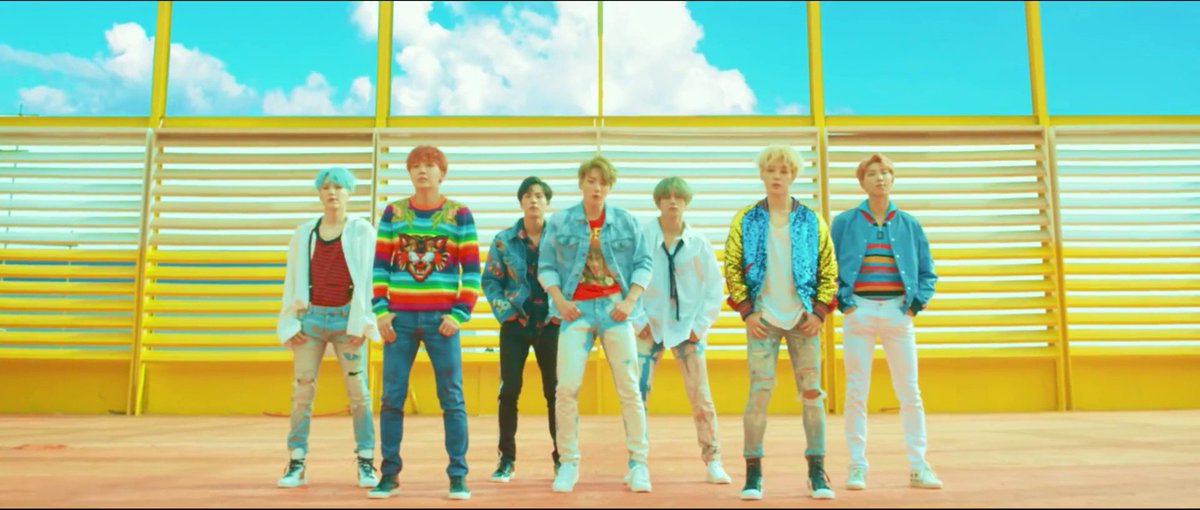 BIGGEST KPOP ARTISTS ON ITUNES CHARTS (via kworb - based on points): #1 BTS