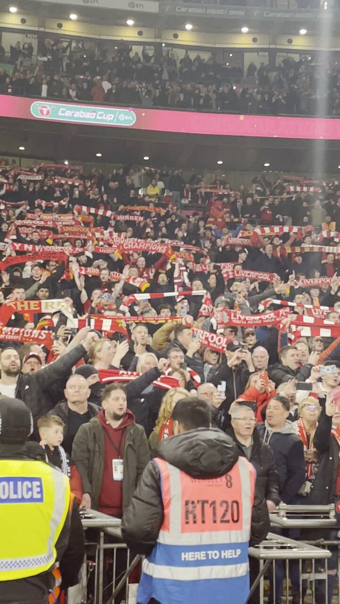Liverpool fans singing YNWA after the Carabao Cup win 🔴