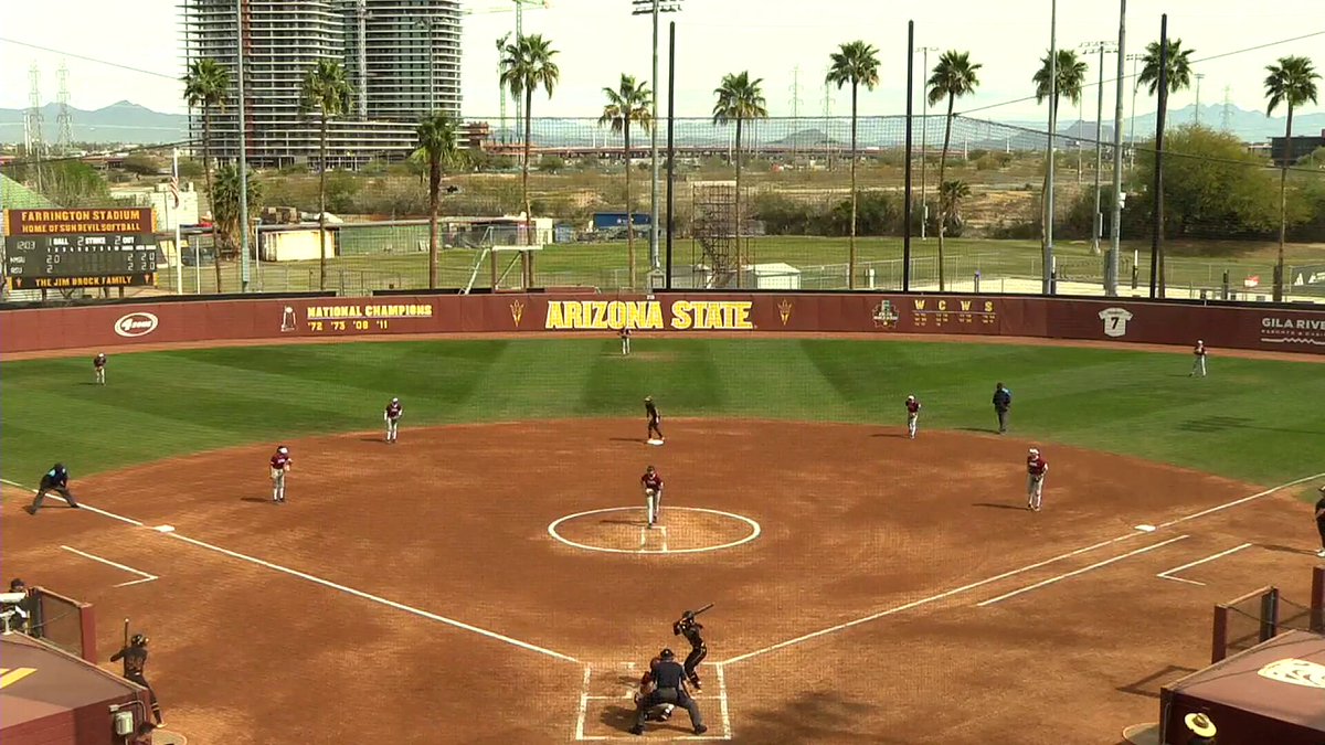 ITS GONEEE !! .Yannixa Acuna with an HR to bring in 2 #ForksUp /// #O2V