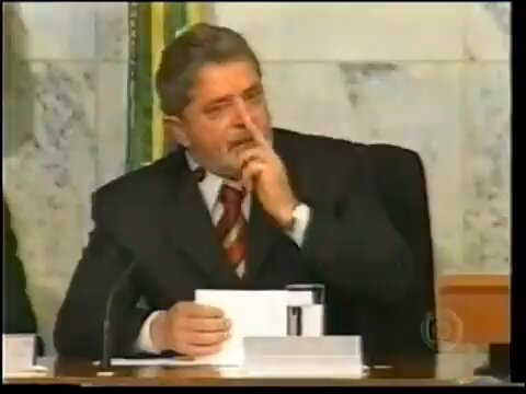 Já colocamos a CHUVA DE LULA no 1° lugar dos trending topics do Brasil. Agora é CHUVA DE LULA nos TTs mundiais!