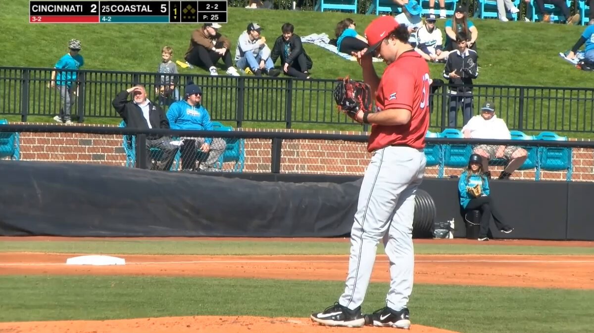 Coastal is insane. 4HRs in the 1st inning and 12 runs 😂