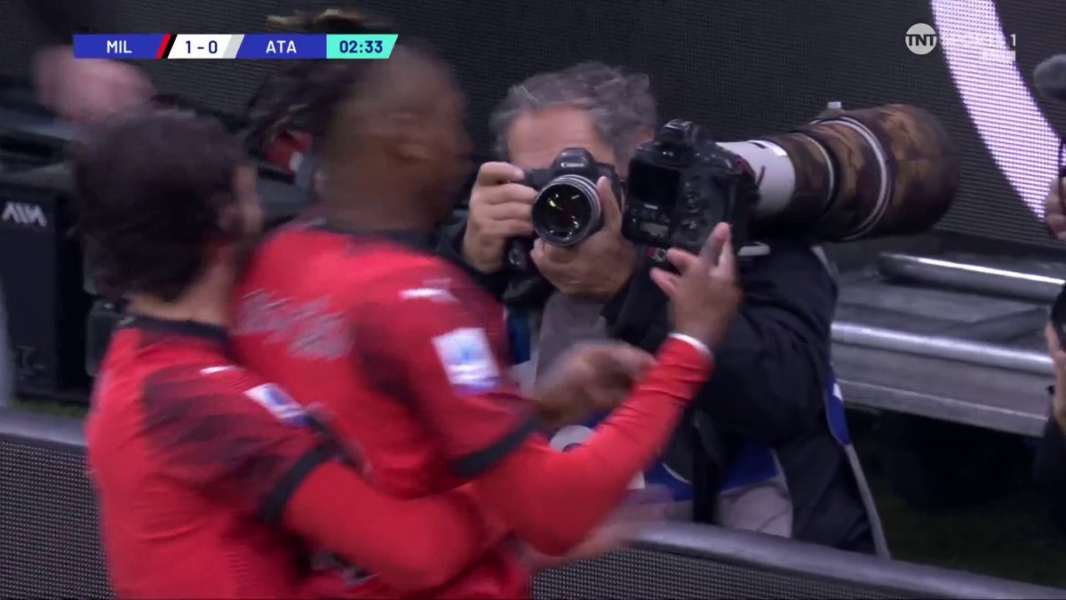 Take a bow, Rafael Leao 🔥 What a start for Milan!