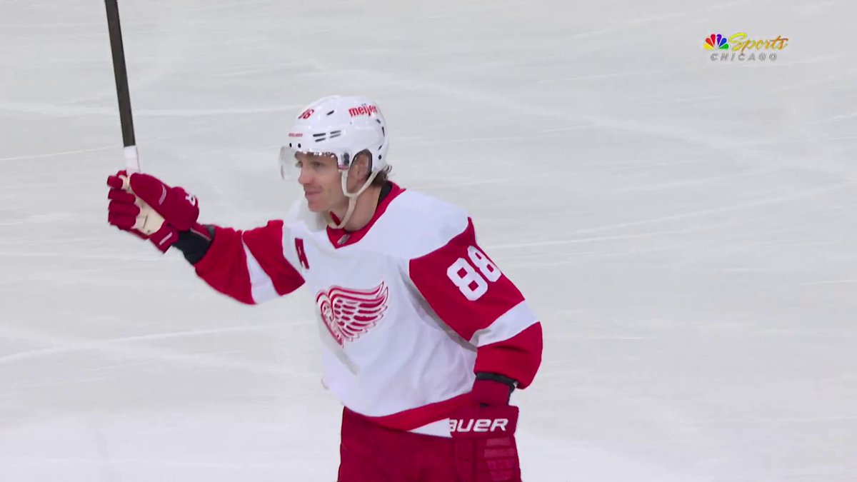 Patrick Kane received an all-time ovation in his return to Chicago Beautiful moment for the Blackhawks legend Spittin' Chiclets