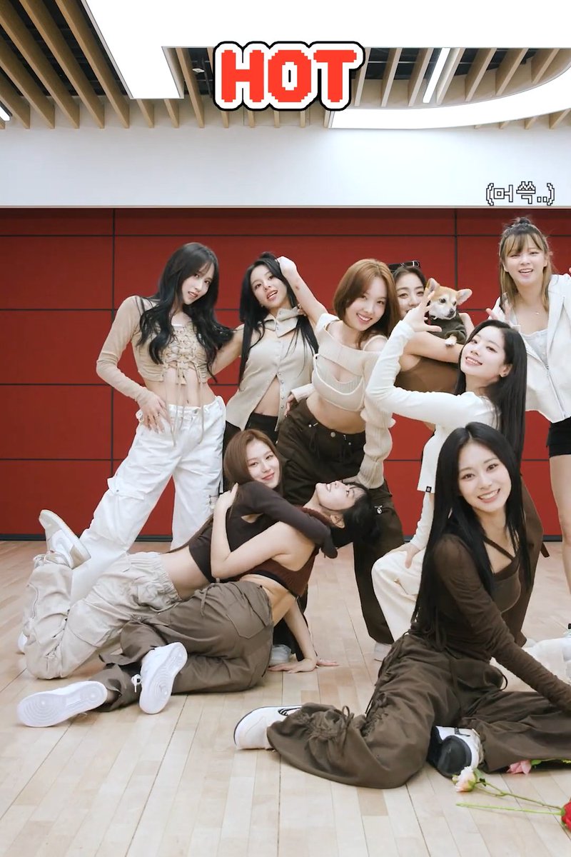 HOT GIRLS TWICE GOING CRAZY