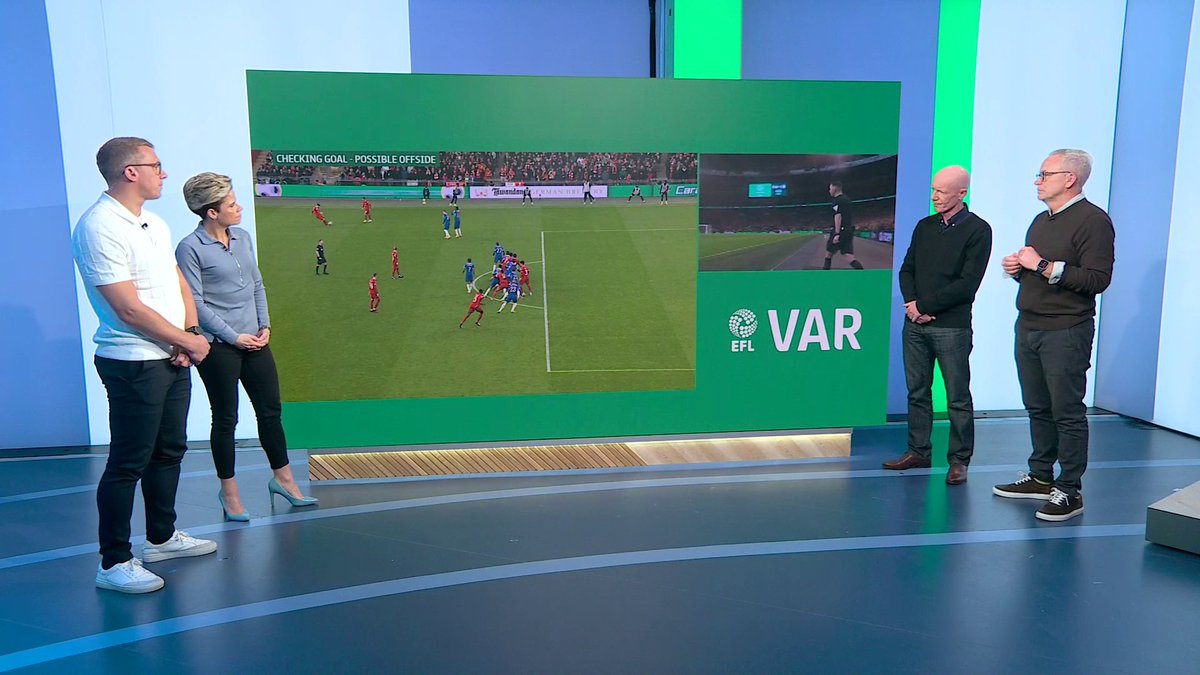 🗣️ "You can see why it's disallowed" Dermot Gallagher agrees with decision to rule Virgil Van Dijk's first goal in the Carabao Cup final out for offside ❌