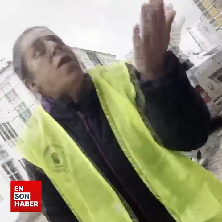 Sivas'ta şikayet üzerine sokak köpeklerini toplatan muhtarın önünü kestiler