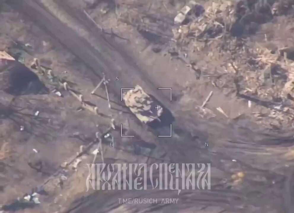 It appears that 1 of the 31 M1A1 Abrams Tanks sent to Ukraine 🇺🇦 by the US 🇺🇸 has gotten destroyed by Russian Forces Unfortunately, this was inevitable