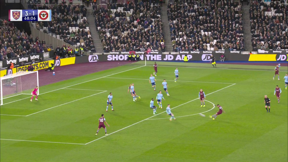 Stop what you are doing and watch this strike from Emerson Palmieri! 🤤
