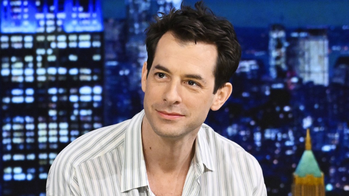 .Mark Ronson brings a video message from Paul McCartney endorsing his push for Foreigner to join the Rock & Roll Hall of Fame! #FallonTonight
