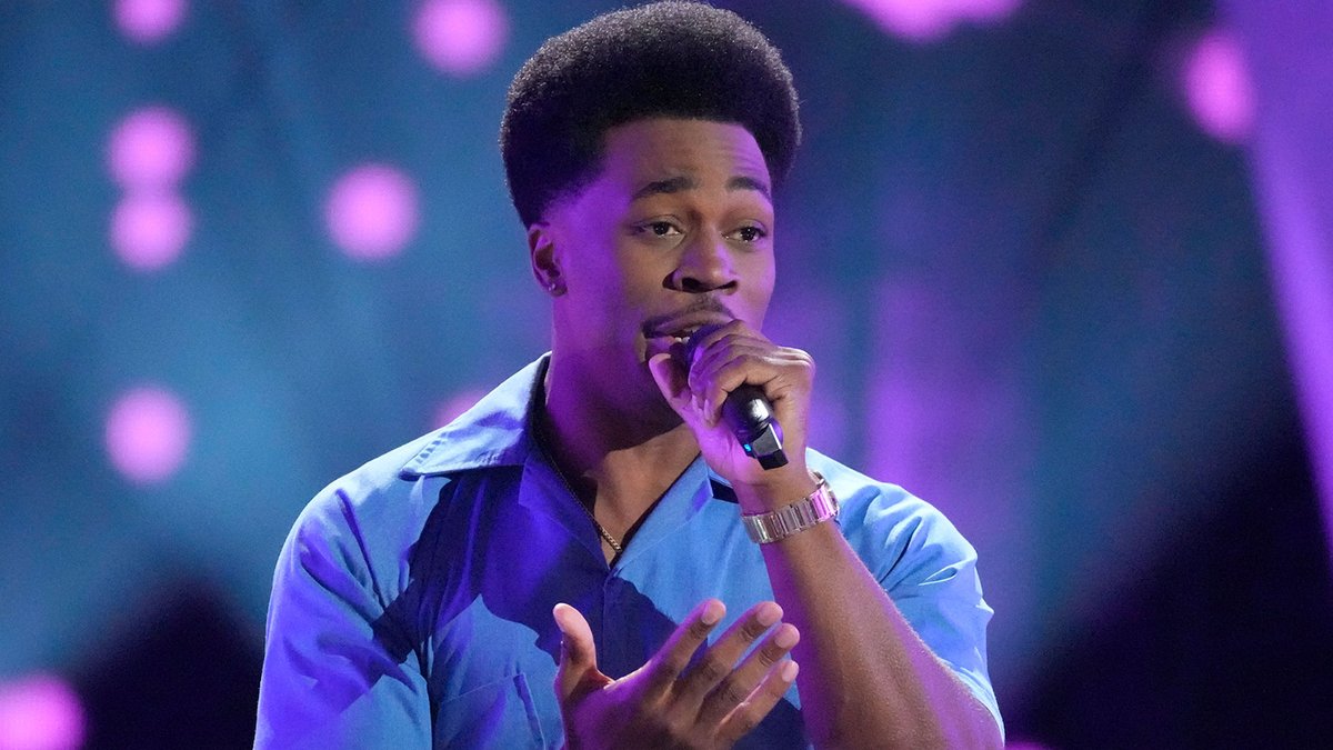 cruise ship singer Nathan Chester is rocking the boat with Al Green's "Take Me to the River" on #TheVoice! 🚢🎶